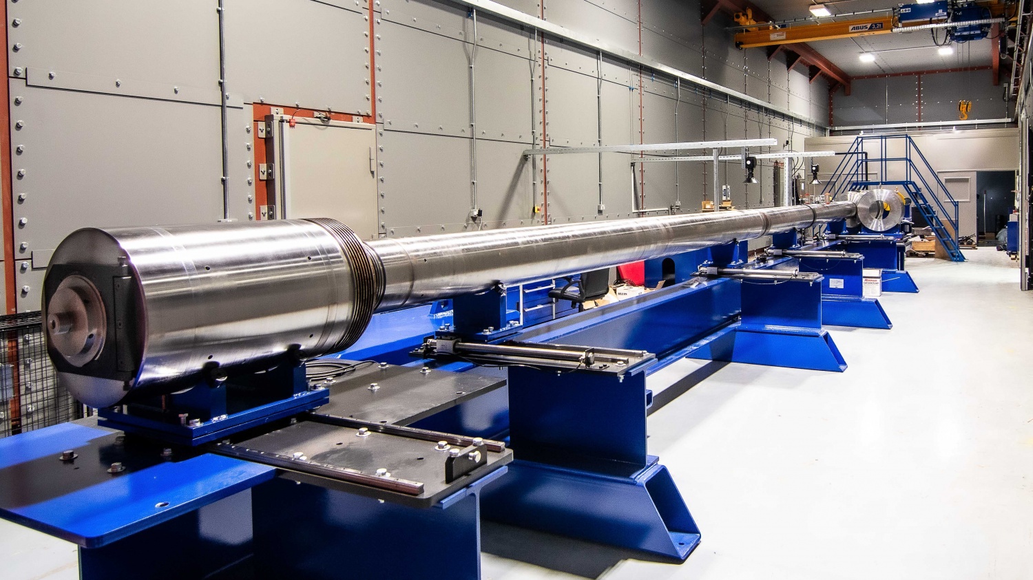 This 70-Foot Nuclear Fusion Gun Aims to Fire a 1-billion-G Projectile to Replicate the Sun's Energy Production