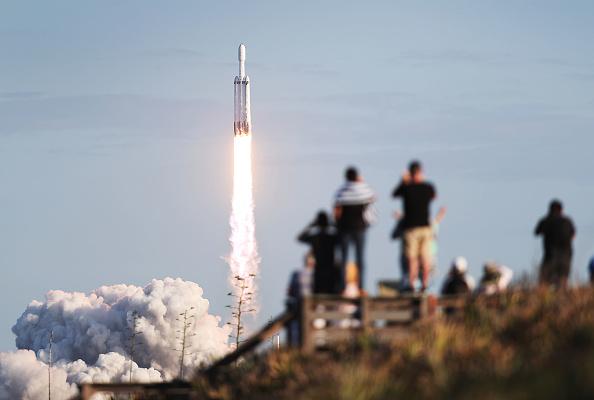 FCC限制SpaceX第二代Starlink卫星部署;只允许超过7000人，为什么?
