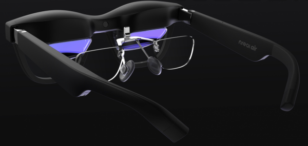 2022年最惊人的科技:N万博体育登录首页real Air智能眼镜为聋哑人提供字幕