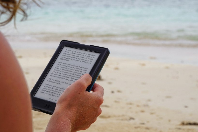 How to Connect a Bluetooth-Compatible Device to Your Kindle E-Reader