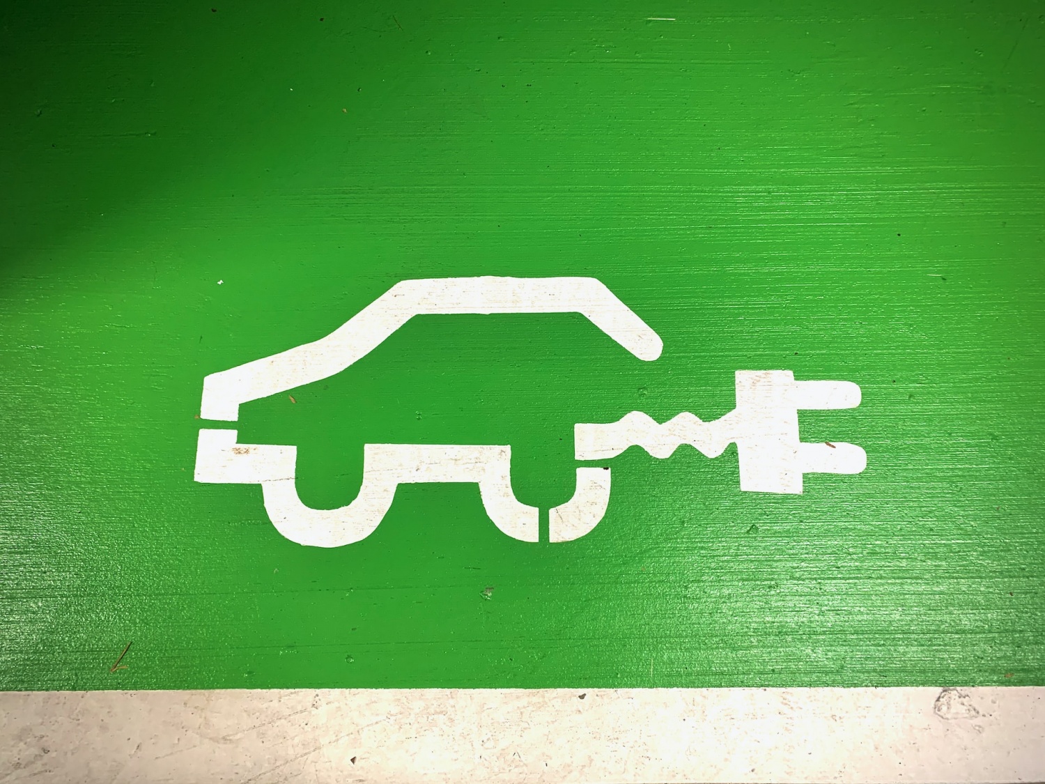 Whistleblower Reveals that Plug-in Hybrid Units Use More Gas than Initial Estimates