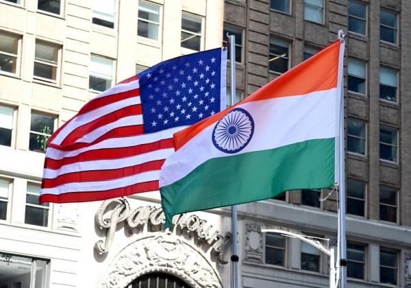 印度国旗升起在时代广场庆祝国家的第74个独立日