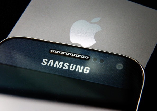 Apple-Samsung Relationship Compared to Unhappy Marriage by Tech Experts! Here's Why