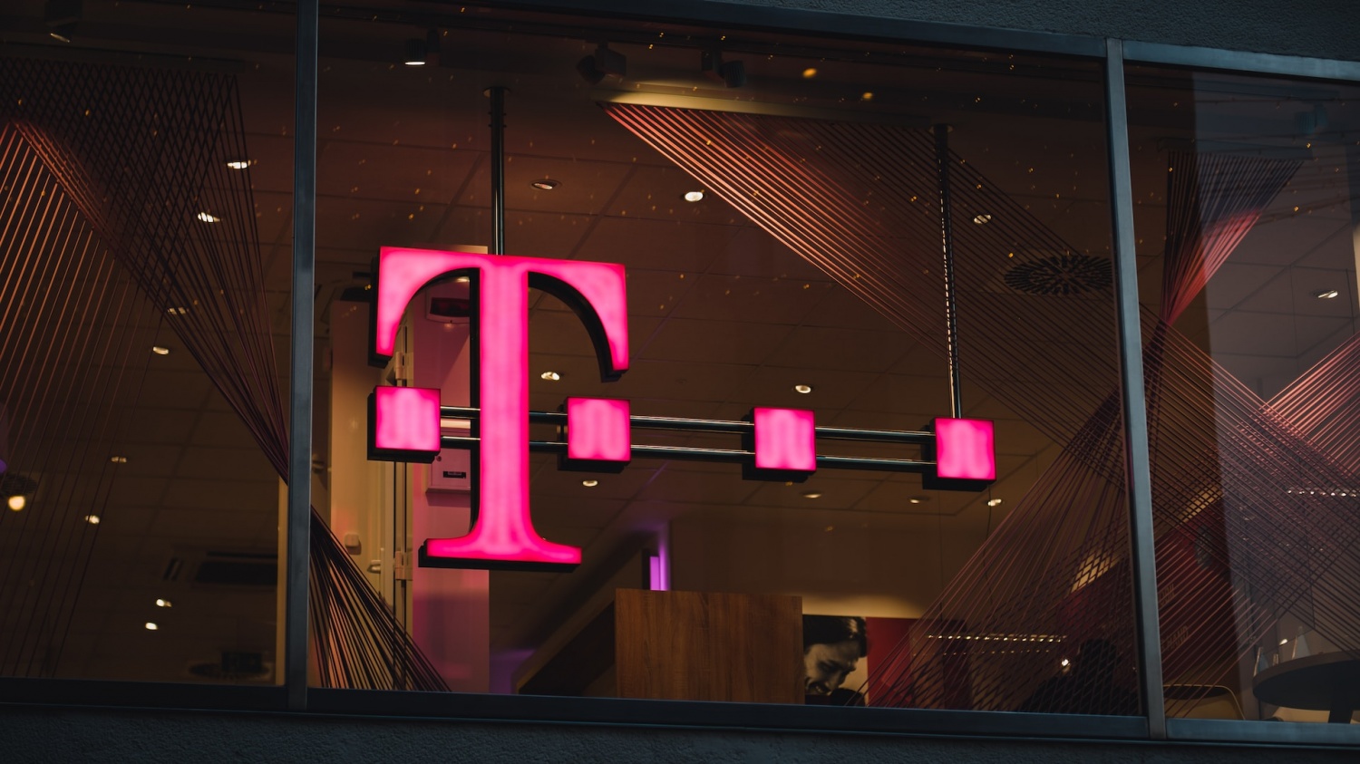 T-Mobile Missing From List of Companies Supporting Biden Administration's Call to Continue Offering Discounted Internet Plans 