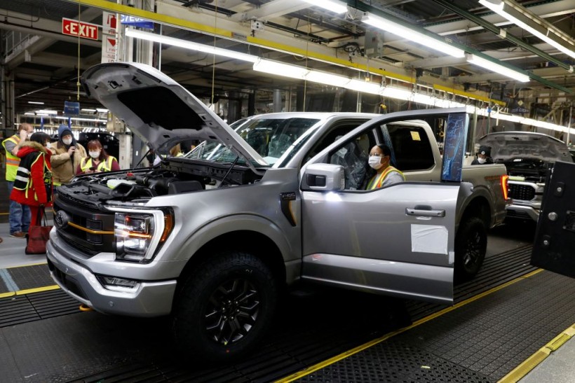 Ford Resumes F-150 Lightning EV Production as Pre-Orders Spiked After ...