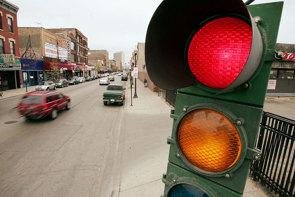 Fourth Traffic Light Color for Autonomous Cars Could Allow Human Drivers, Self-Driving Cars to Co-Exist!