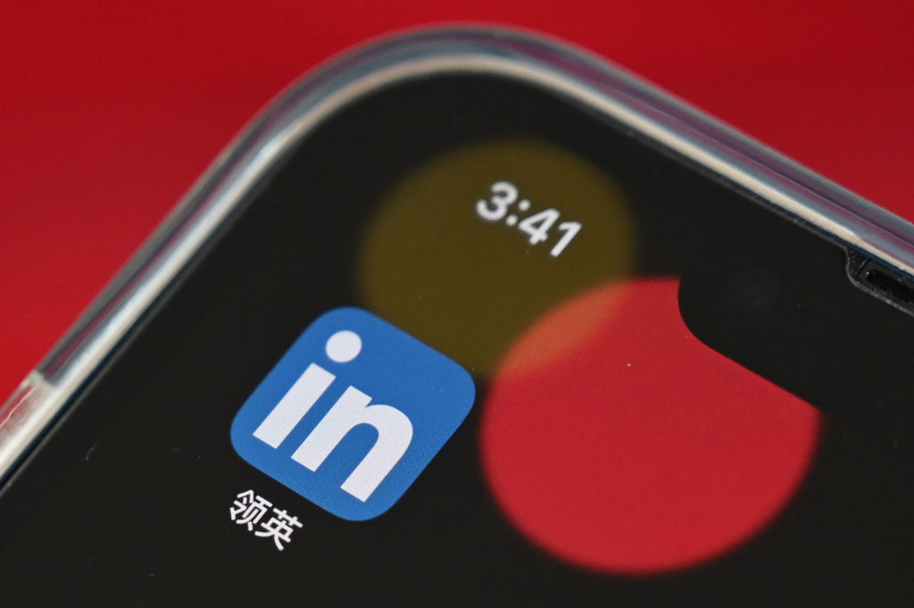 New LinkedIn Verification Feature is Completely FREE! Here's What Users Need to Do