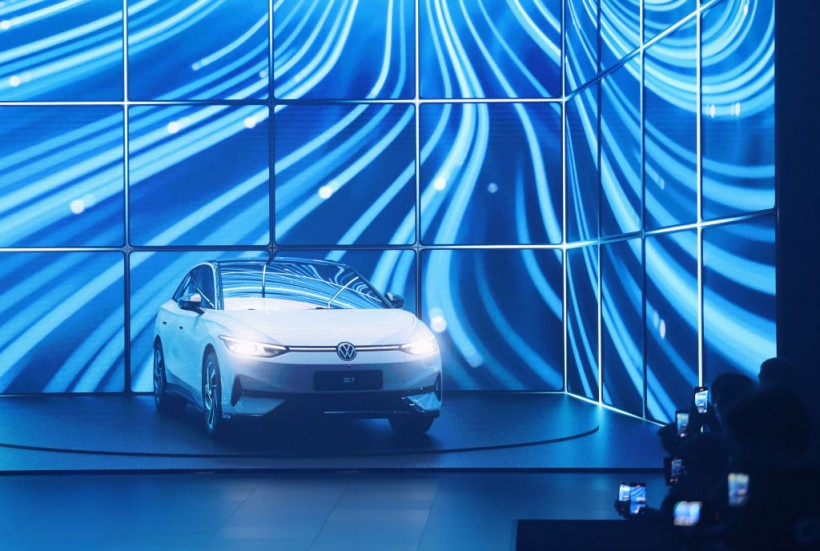 Volkswagen Presents News ID.7 Electric Car