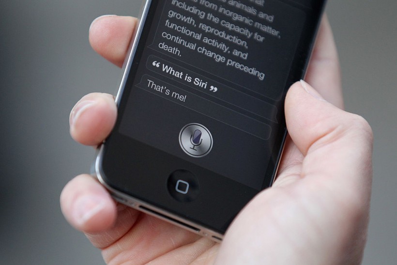 Apple Siri Enhancements Affected by Privacy Concerns, Internal Conflicts; Is AI to Blame?