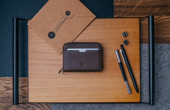 The Vaultskin MAYFAIR Wallet: A Must-Have Accessory for the Modern, Tech-Savvy Man