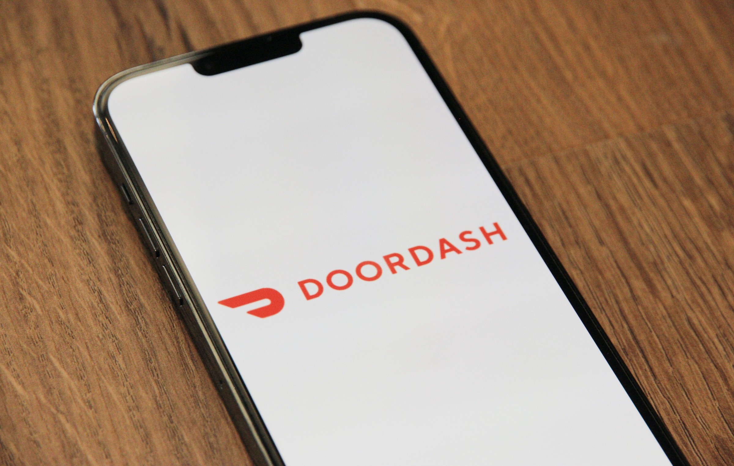 DoorDash Allegedly Overcharges iPhone Users! Food Delivery Company Now