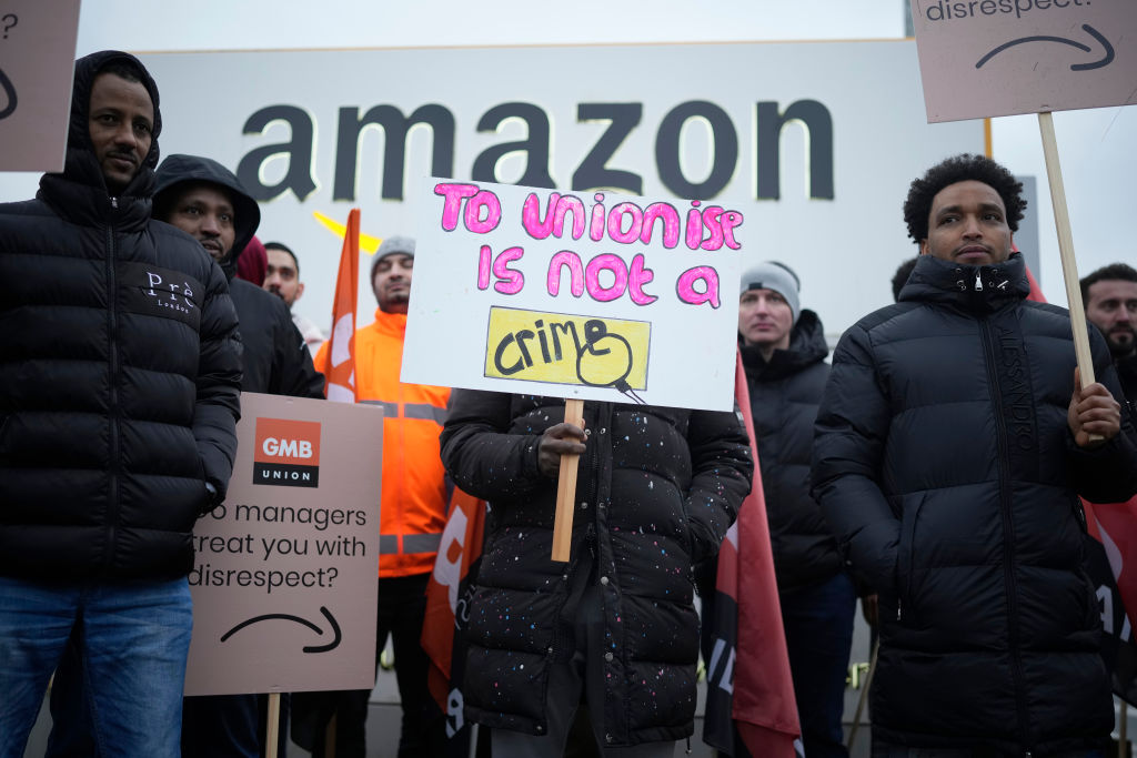 Amazon Workers Hold First UK Strike