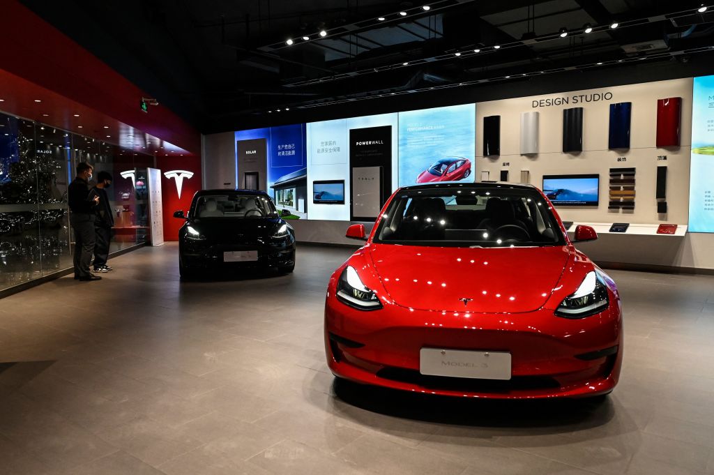 tesla-confirms-every-new-model-3-now-qualifies-for-full-7-500-ev-tax