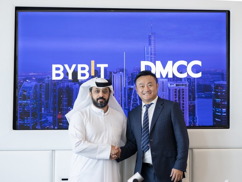 Ahmed Bin Sulayem, Executive Chairman and Chief Executive of DMCC, and Ben Zhou, Co-founder and CEO of Bybit, signed an MOU in Dubai on June 5, 2023