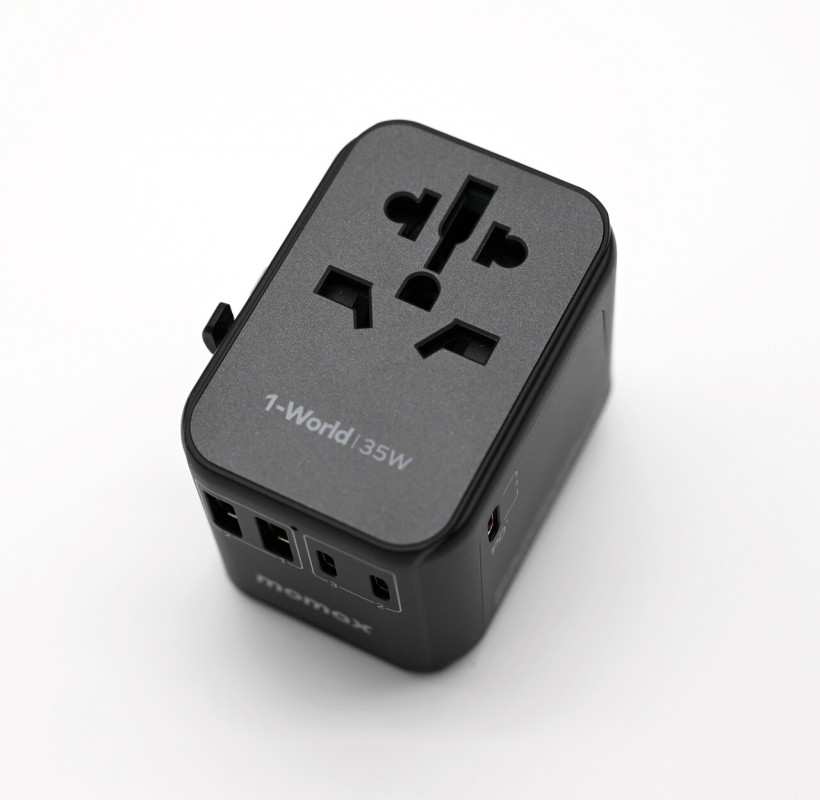 [Momax 1] 3 Best Travel Adapters You Must Buy