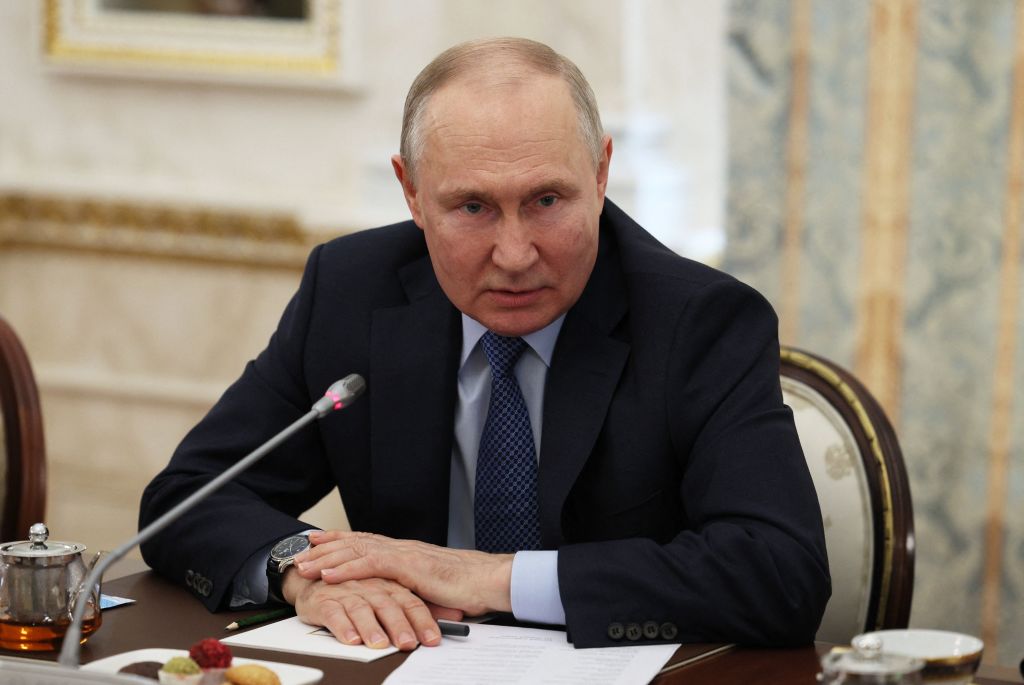 Vladimir Putin Threatens Use of Depleted Uranium Weapons in Response to US-Ukraine Deal