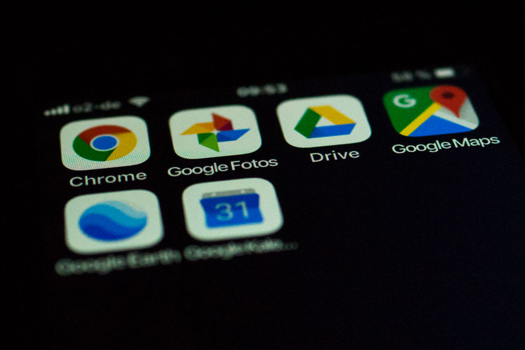 Google’s Album Archive Shuts Down Next Month: Take Action Now to Save Your Files