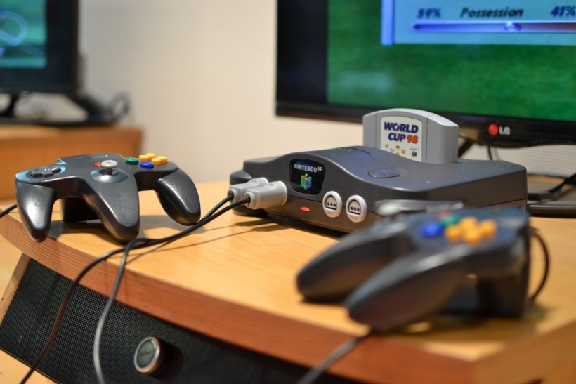 Bộ điều khiển Nintendo 64 cho Switch đang được bán lại với giá 50 đô la