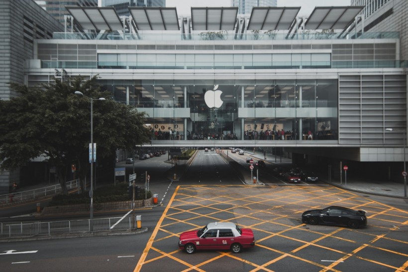 Analyst Predicts Rumored Apple Car is Coming by 2026