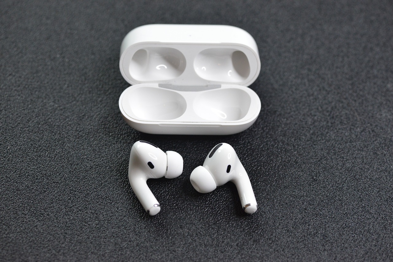 From AirPods to Hearing Aids? New Report Says Apple Could Make This Dream Come True