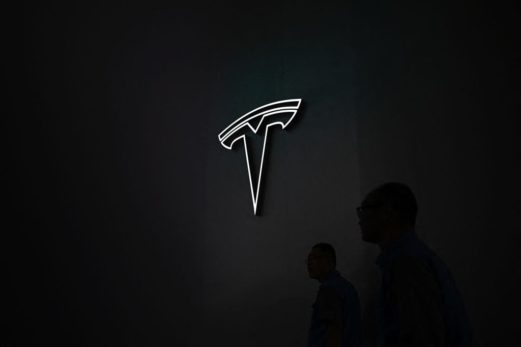 tesla-launches-global-referral-program-for-extra-incentives-to-boost
