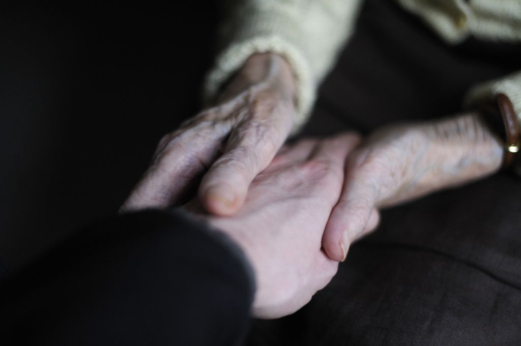 Experts Urge Health Regulators to Quickly Approve These New Drugs for Alzheimer’s Disease