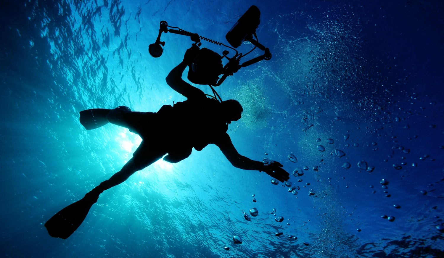 New Smartwatch App Allows Divers to Track Each Other Underwater.