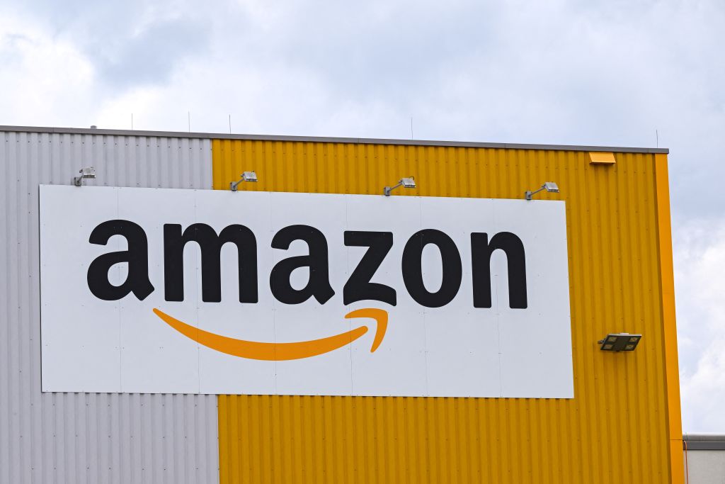 Amazon to Charge Sellers Extra Fee if They Do Not Use Its Logistics Services — By How Much?