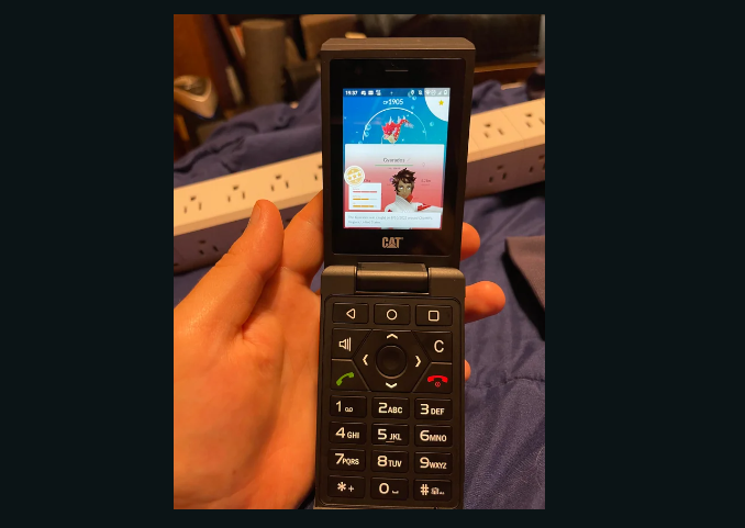 Gamer Catches Shiny in Pokemon Go Raid Using Old-School Flip Phone