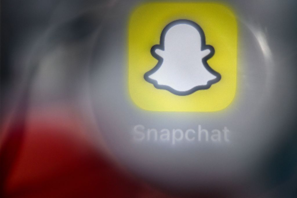 Snapchat My Ai Chatbot Glitch Mysterious Story And Unusual Responses Raise Users Concerns