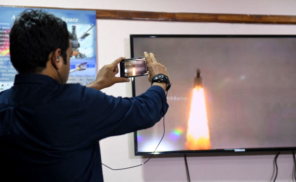Space Agencies NASA, ESA Praise India's Historic Landing on the Moon