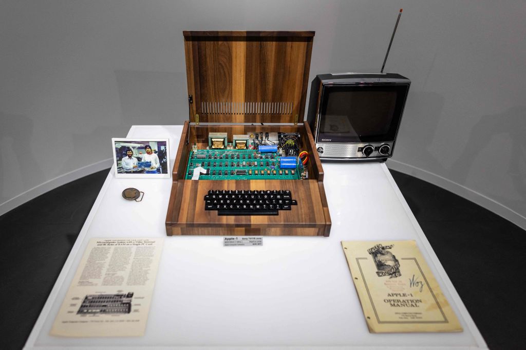 Early Apple Computer Made in Steve Job's Garage, Signed by Steve Wozniak Sells at Auction for $223,000