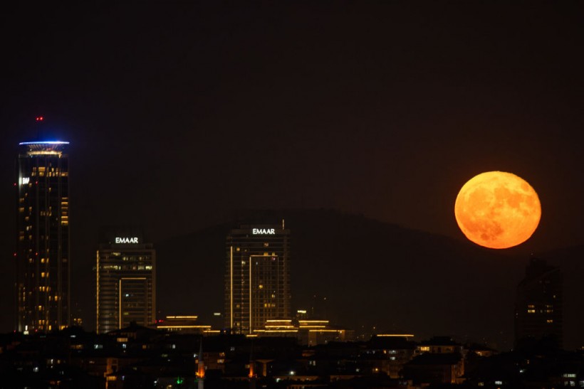 Moonrise Over Istanbul