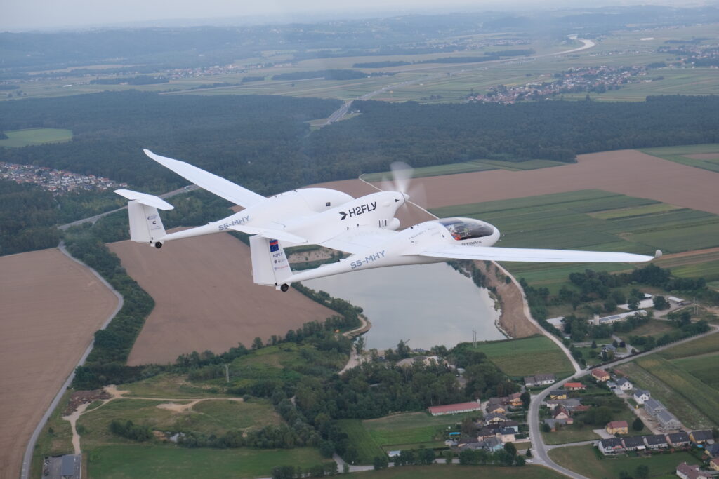 Germany's H2FLY Completes World's First Piloted Flight of Liquid Hydrogen-Powered Electric Aircraft