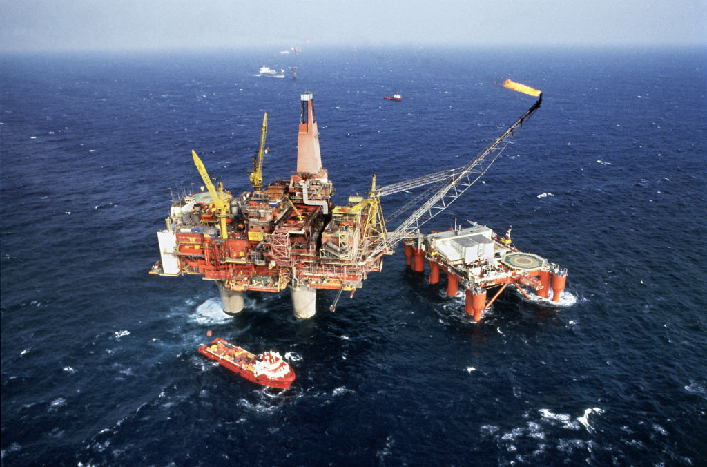 UK Grants Licenses to Oil Companies for Carbon Storage in North Sea