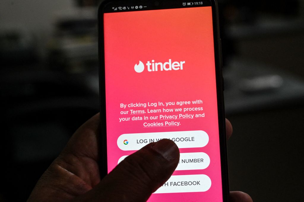 Tinder Select: Dating App Launches New Ultra Premium Subscription Tier That Costs $500 a Month