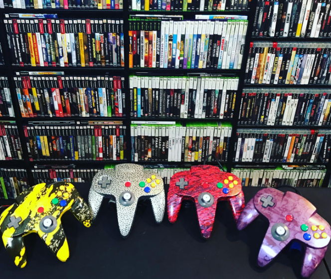 Rare Foxdata Chrome Leopard N64 Controller Expected to Hit $1,200 in An Auction