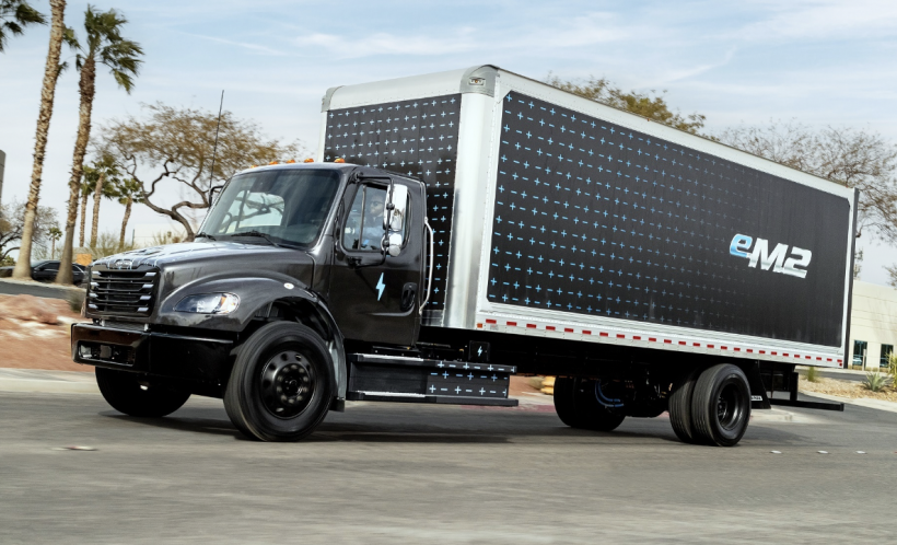 Daimler Truck North America Unveils Freightliner eM2