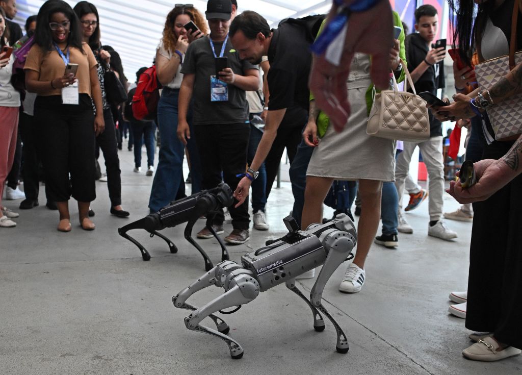 Robot Guide Dog Responding to Tugs on Its Leash Could Help Blind and Visually Impaired People