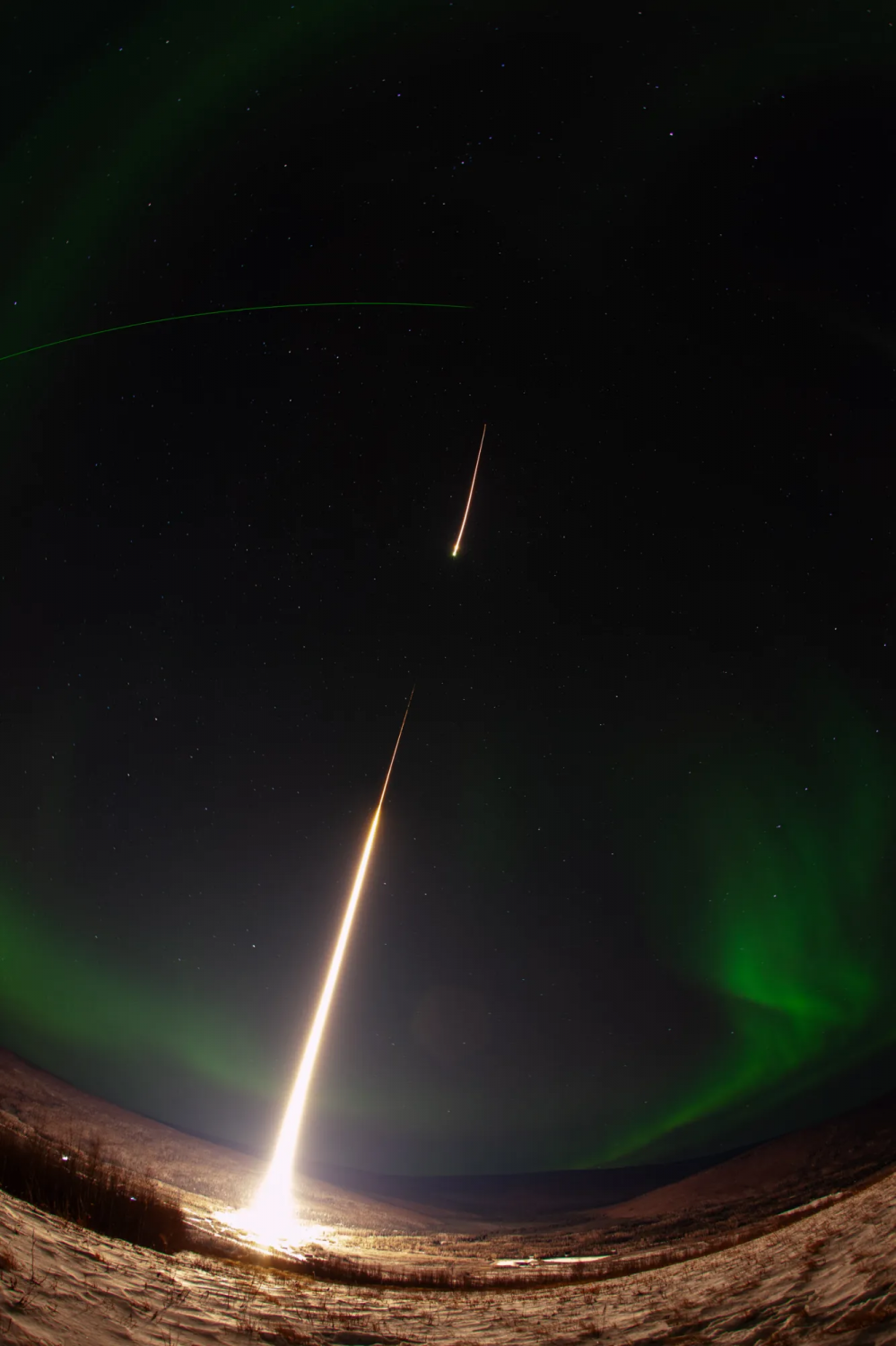 [LOOK] NASA Launches Sounding Rocket Into Stunning Auroras in Alaska