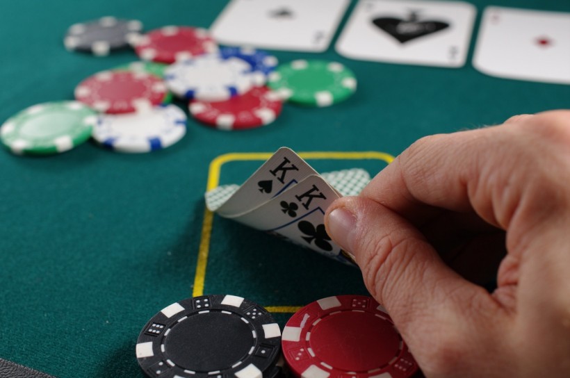 How ChatGPT Help Players in Playing Poker