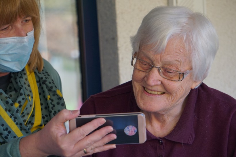 Best Smartphones For Your Beloved Grandparents: Here's Why They're Worth it
