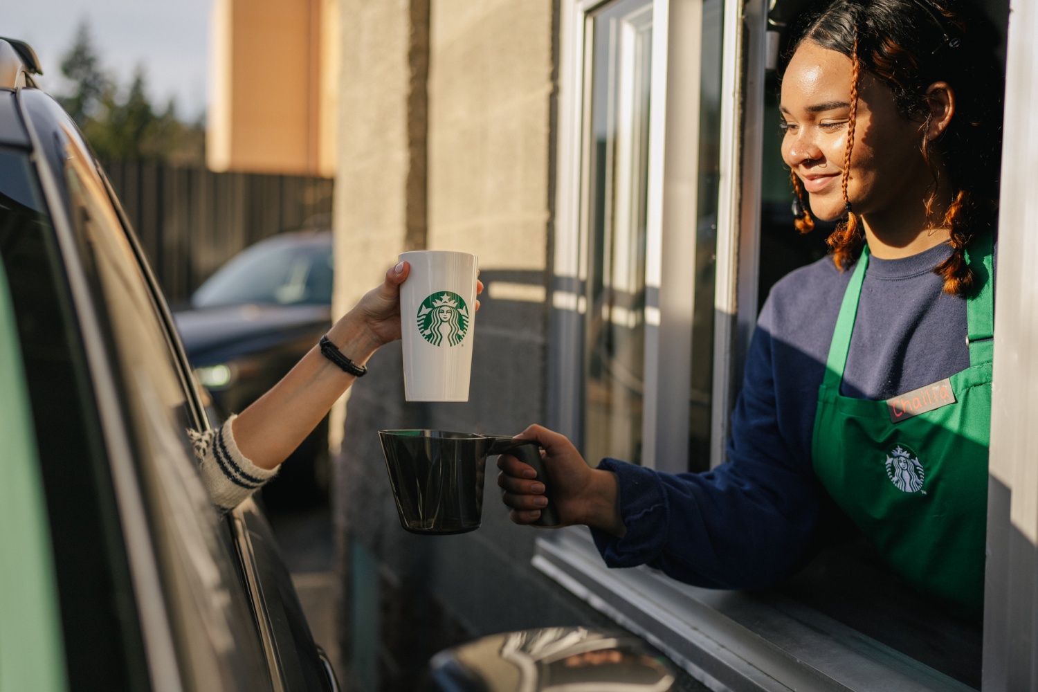 Starbucks Becomes First National Coffee Retailer to Accept Reusable Cups for Drive-thru and Mobile Orders