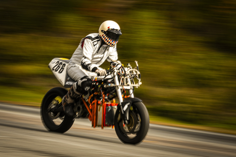 MIT Students Unveil a Unique Hydrogen Fuel Cell–Powered Electric Motorcycle