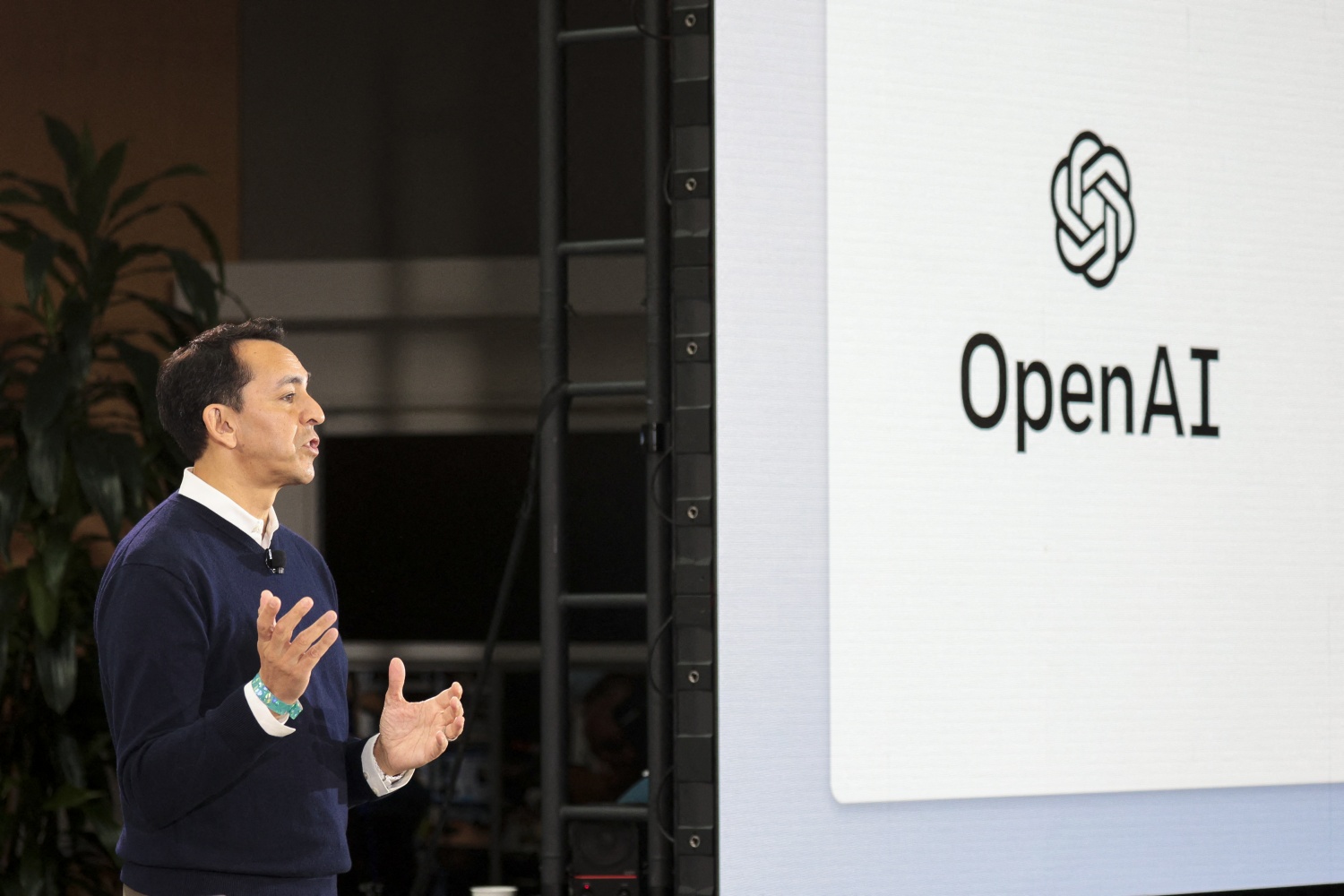OpenAI is getting into web search but Google still has a head start. 