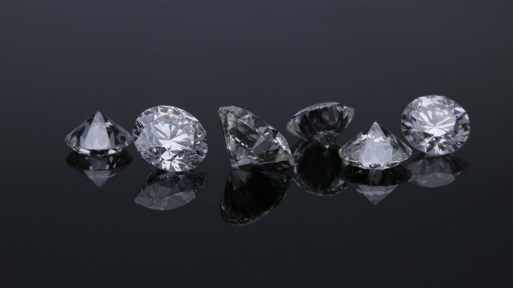 Rise of Lab-Grown Diamonds to Reshape Global Market by Cutting Costs, Carbon Footprint