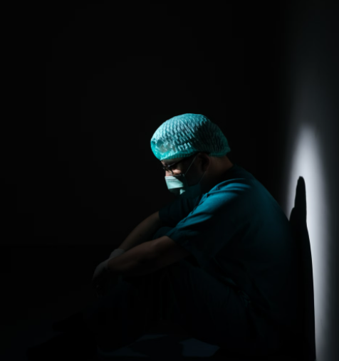 US Doctors Struggle to Cope With Burnout, Some Believe AI is Potential Solution