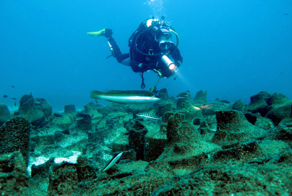 ARCHAEOLOGY-SEA-TOURISM-ENVIRONMENT-FEATURES
