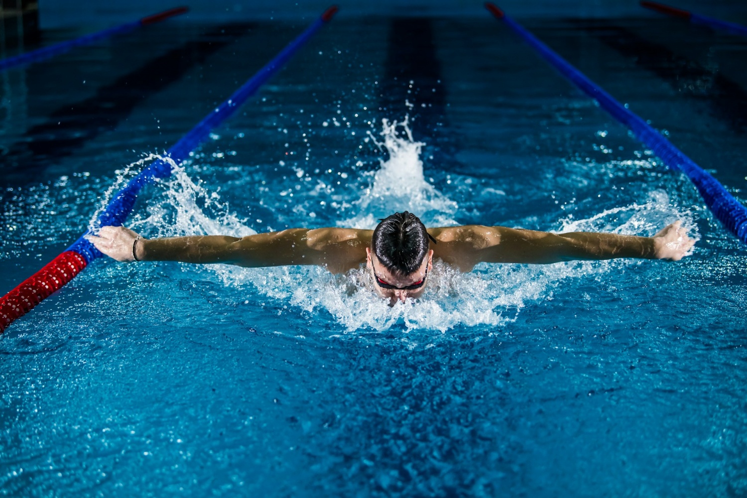 Best Swimming Smartwatches to Improve You In-Pool Training
