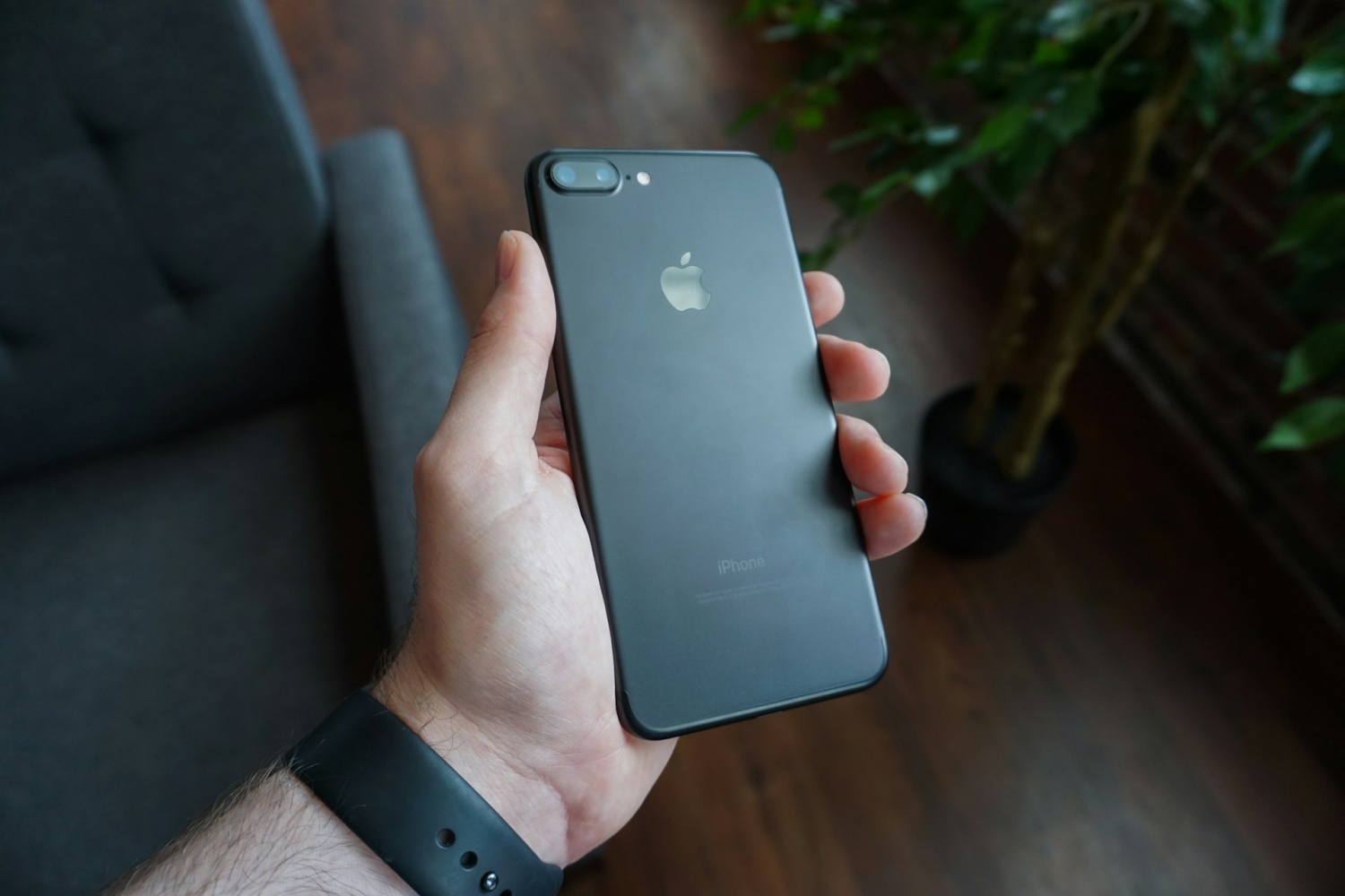 [RUMOR] All-New iPhone 17 Models to Feature 'Signicantly Thinner' Design by 2025